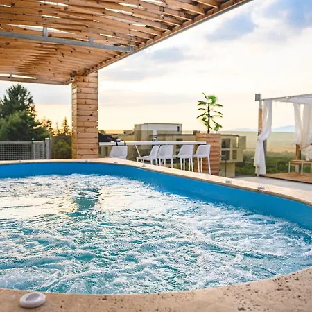 Hotel 103 Degrees & Saparewa Banja