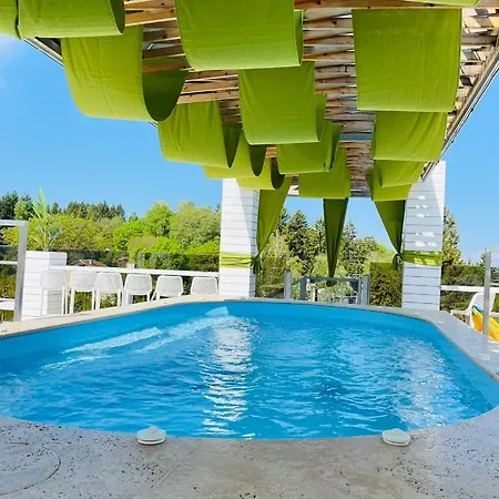 Отель 103 Degrees &