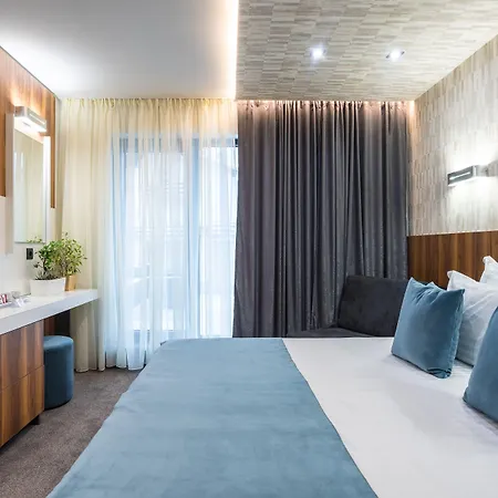 103 Degrees & מלון ספרבה בניה