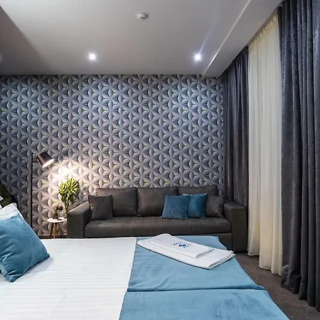 103 Degrees & Отель 4*