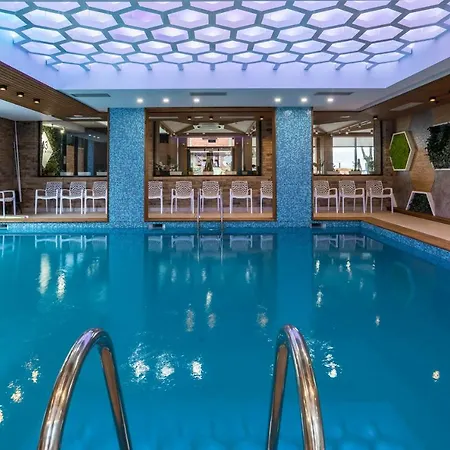 103 Degrees & Отель 4*